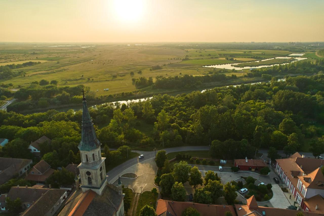 Готель Kastel Ecka Екстер'єр фото